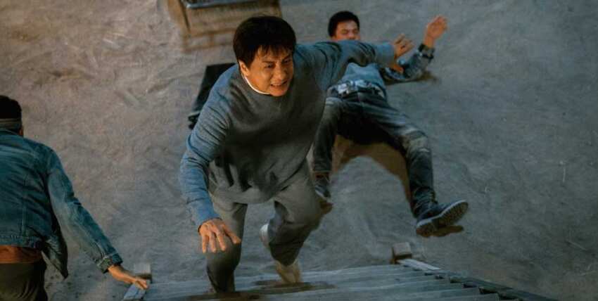 ควบสู้ฟัด แสดงนำโดย Jackie Chan หรือเฉินหลง